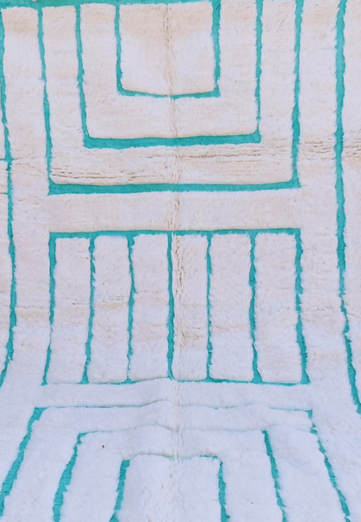 Unique Beni Ouarain Rug with Bold Geometric Design - Moroccan Wool Rug - 290x190cm